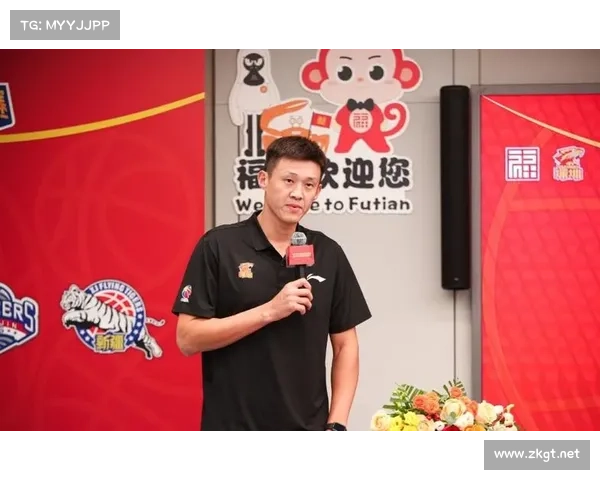 深圳男篮主帅周鹏携爱妻丽江撒糖!20 年爱情长跑再添浪漫,网友:这才是人生赢家 深圳男篮主帅周鹏携爱妻丽江撒糖!20 年爱情长跑再添浪漫,网友:这才是人生赢家